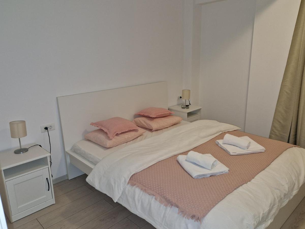 Star Airport Residence Отопень Екстер'єр фото