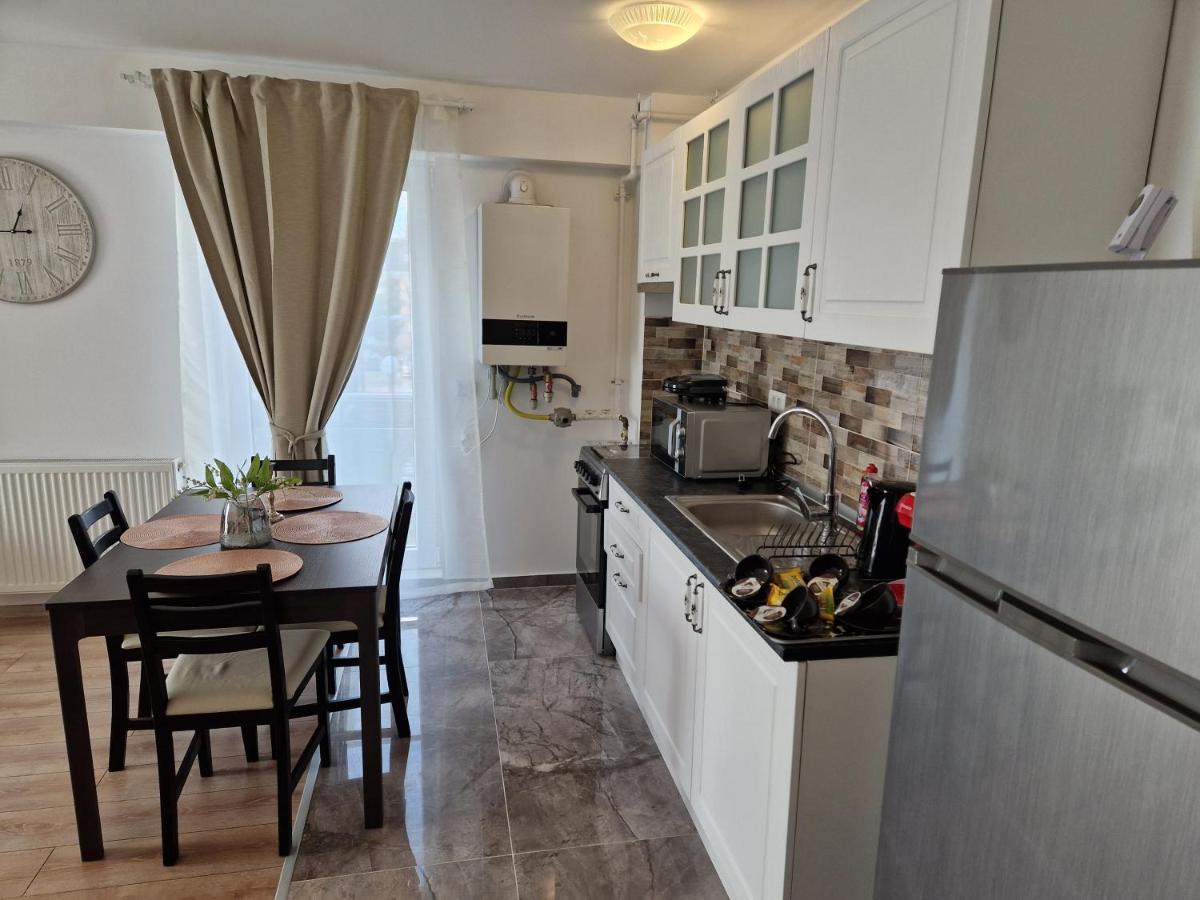 Star Airport Residence Отопень Екстер'єр фото