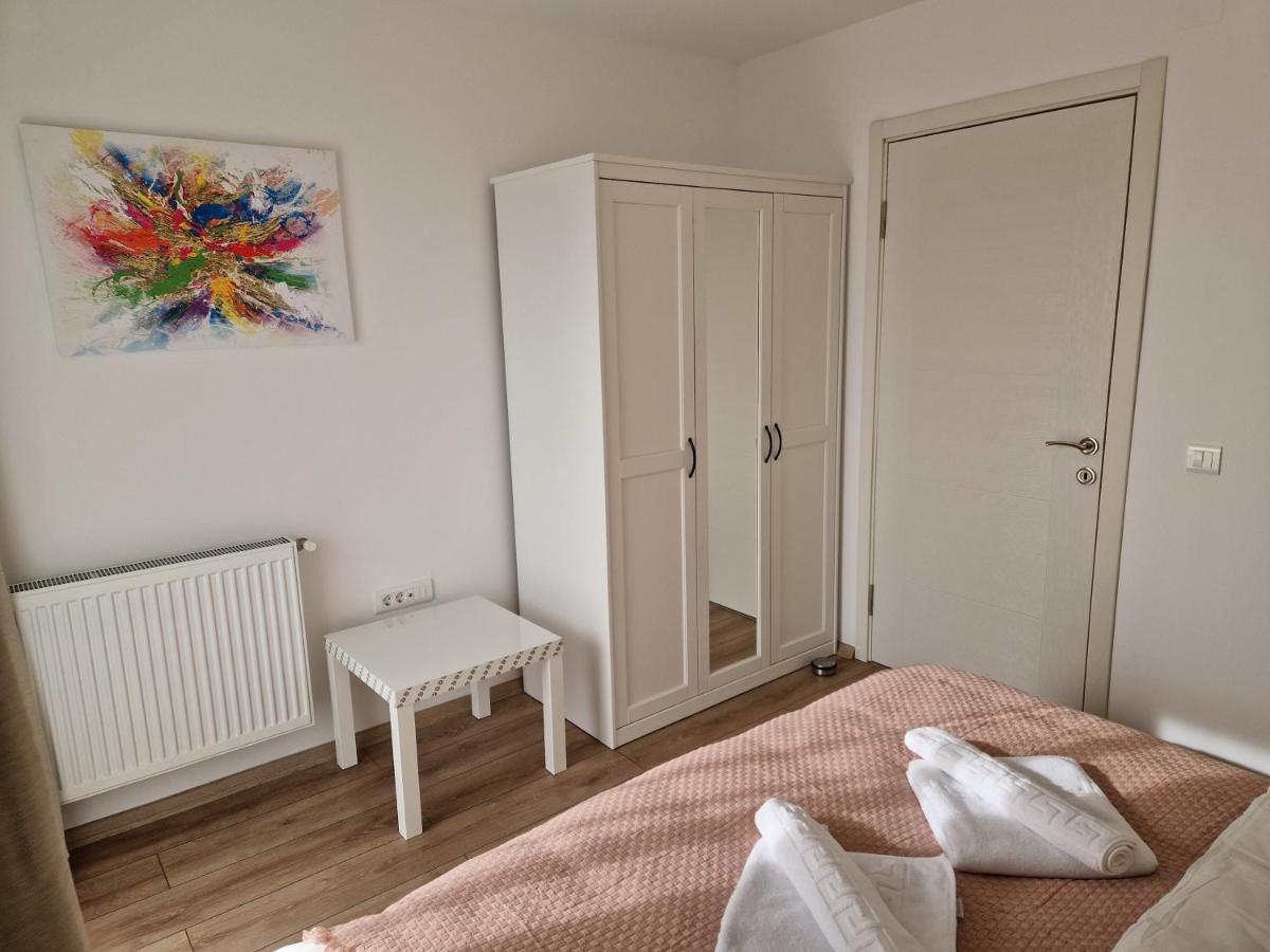 Star Airport Residence Отопень Екстер'єр фото
