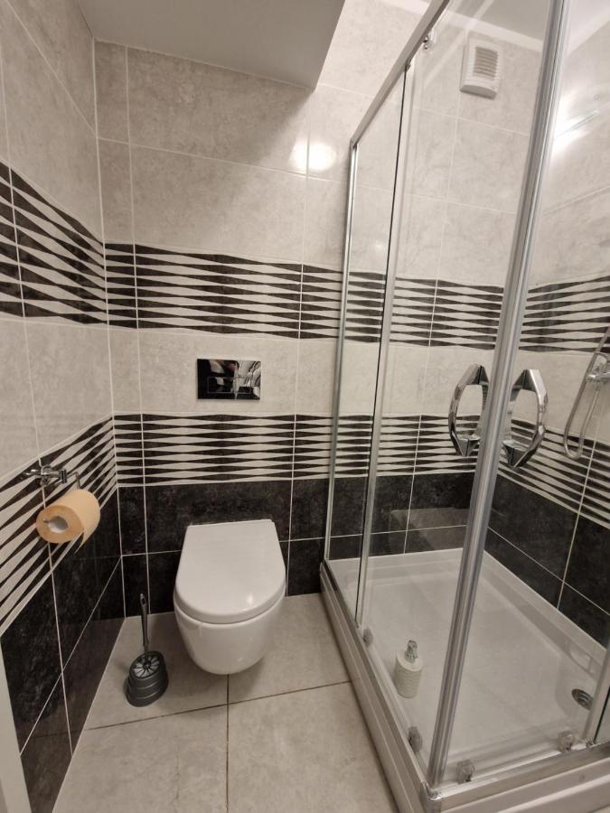 Star Airport Residence Отопень Екстер'єр фото